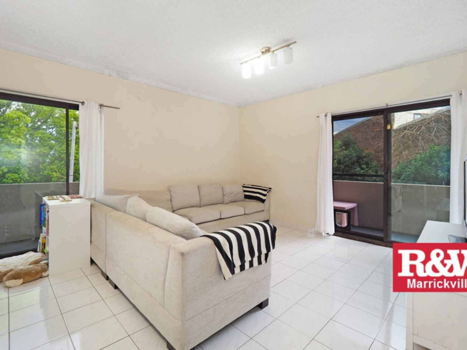 2/682 New Canterbury Road (Enter via Wattle Lane) Hurlstone Park 2/682 New Canterbury Road (Enter via Wattle Lane) Hurlstone Park