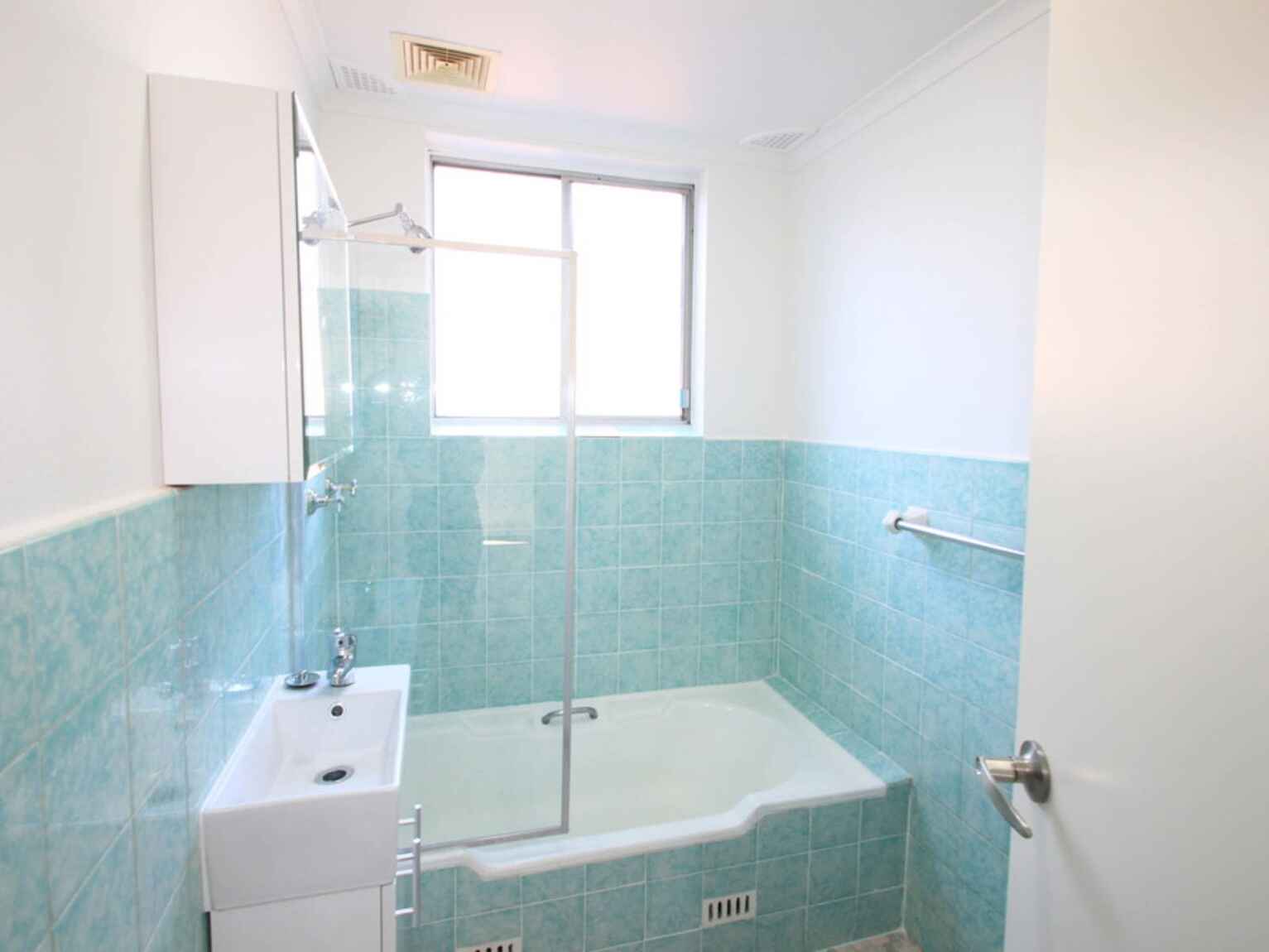 2/29 Pine Street Marrickville