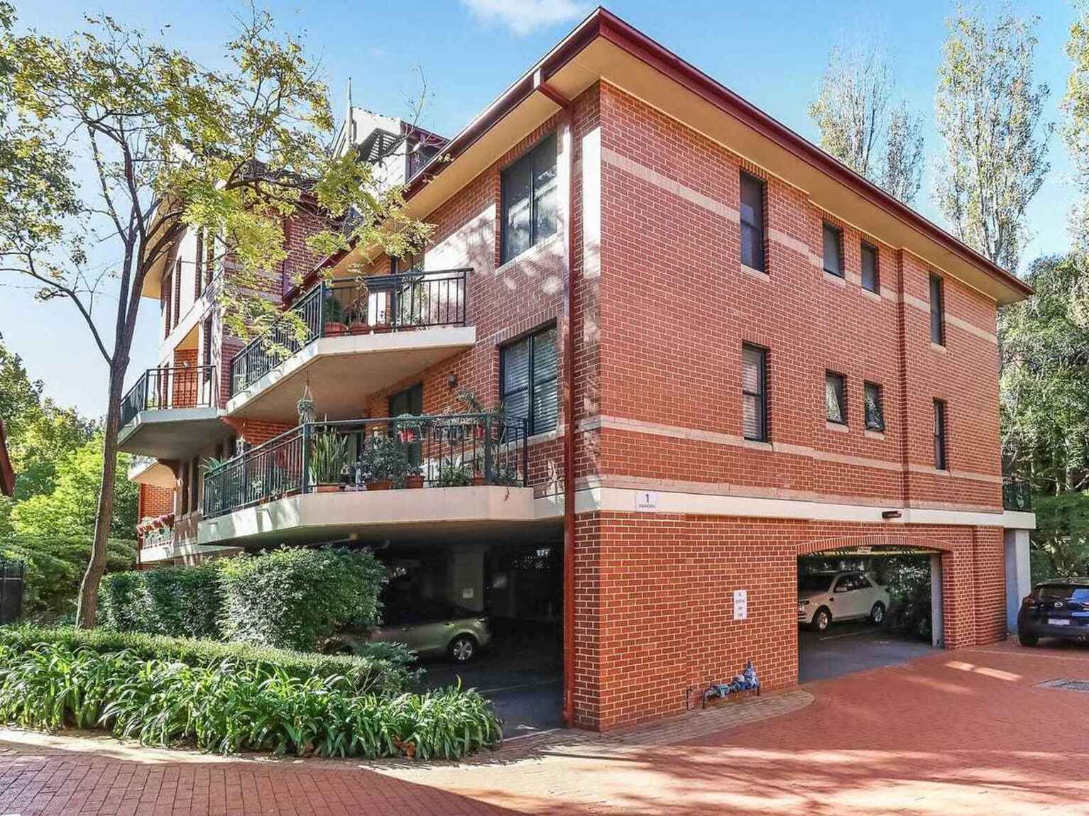 18/1 Williams Parade Dulwich Hill