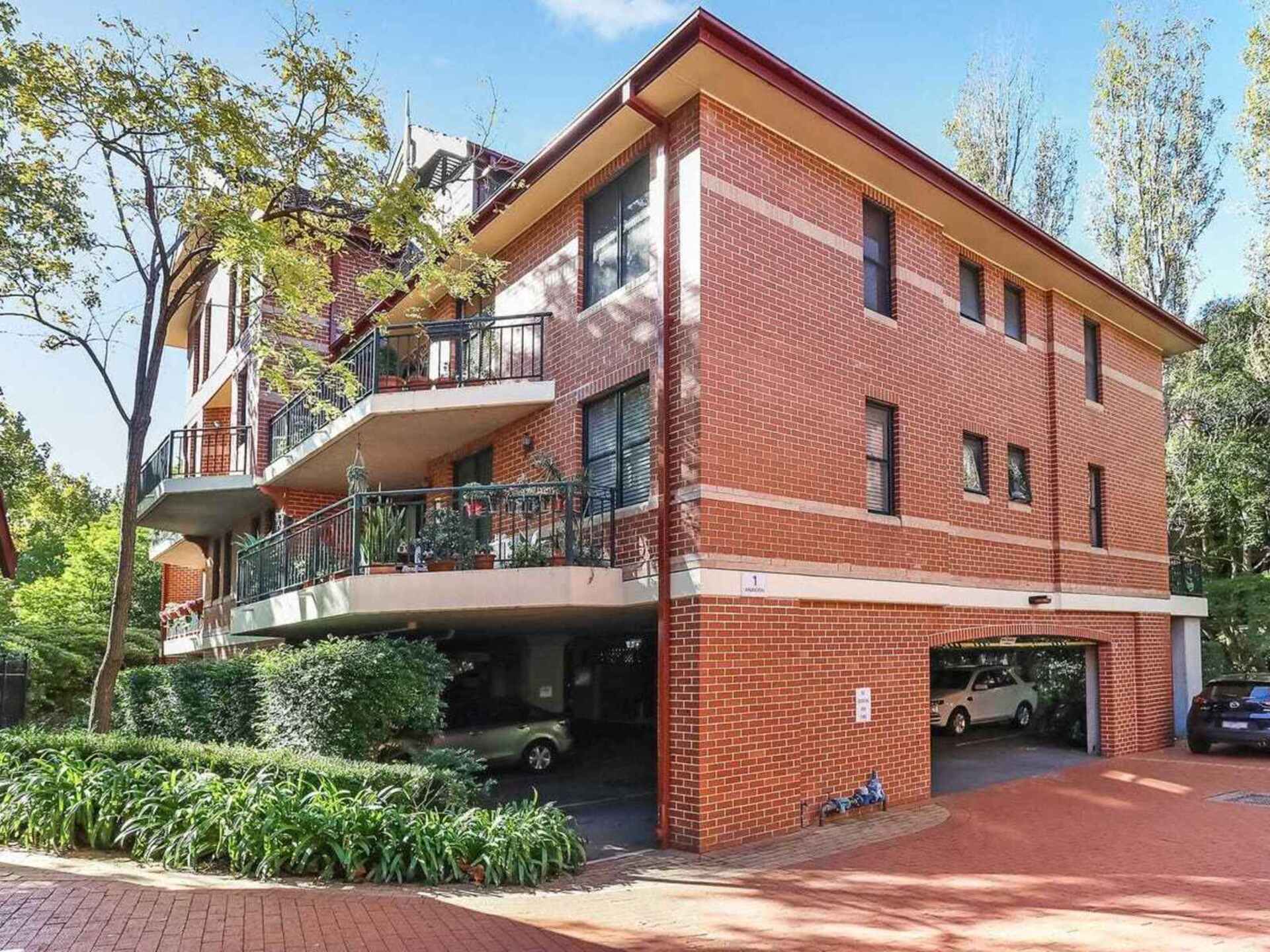 18/1 Williams Parade Dulwich Hill