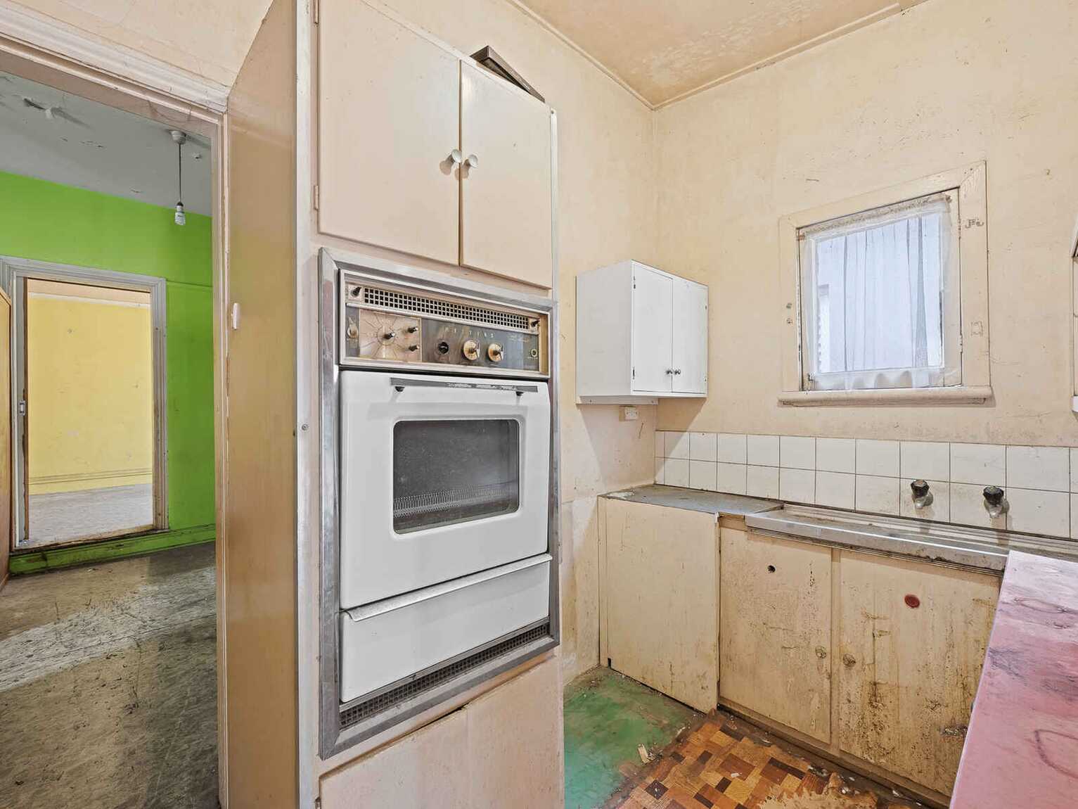 32 Frampton Avenue Marrickville