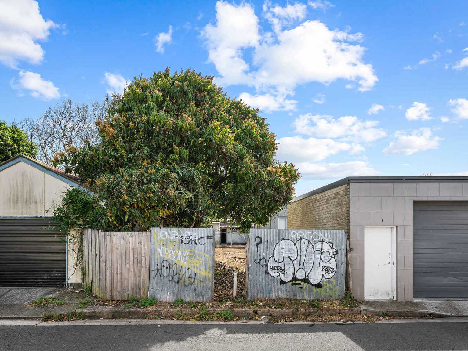 32 Frampton Avenue Marrickville