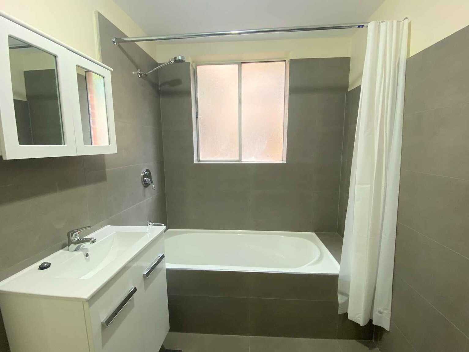 2/65 Duke Street Campsie
