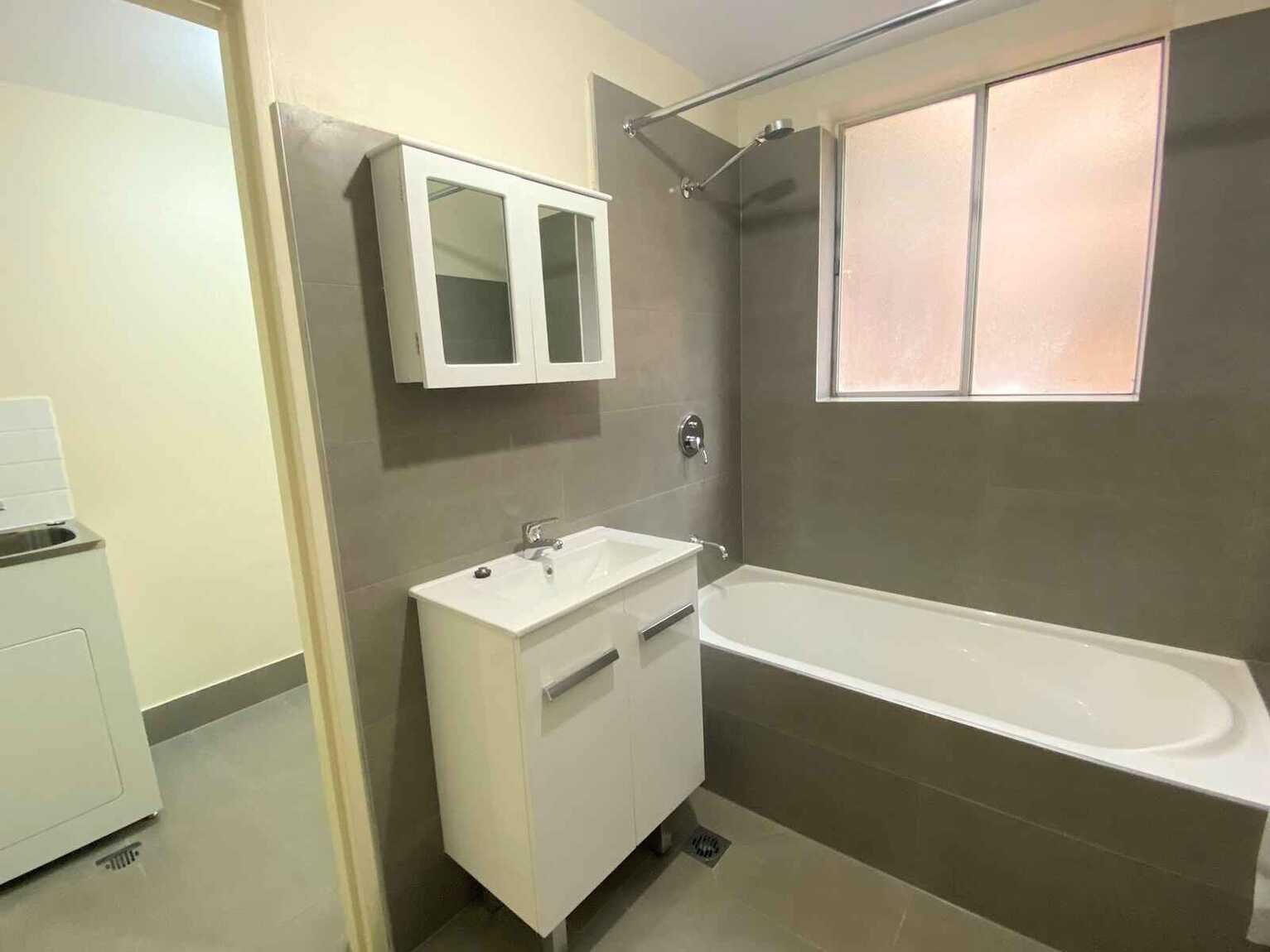 2/65 Duke Street Campsie