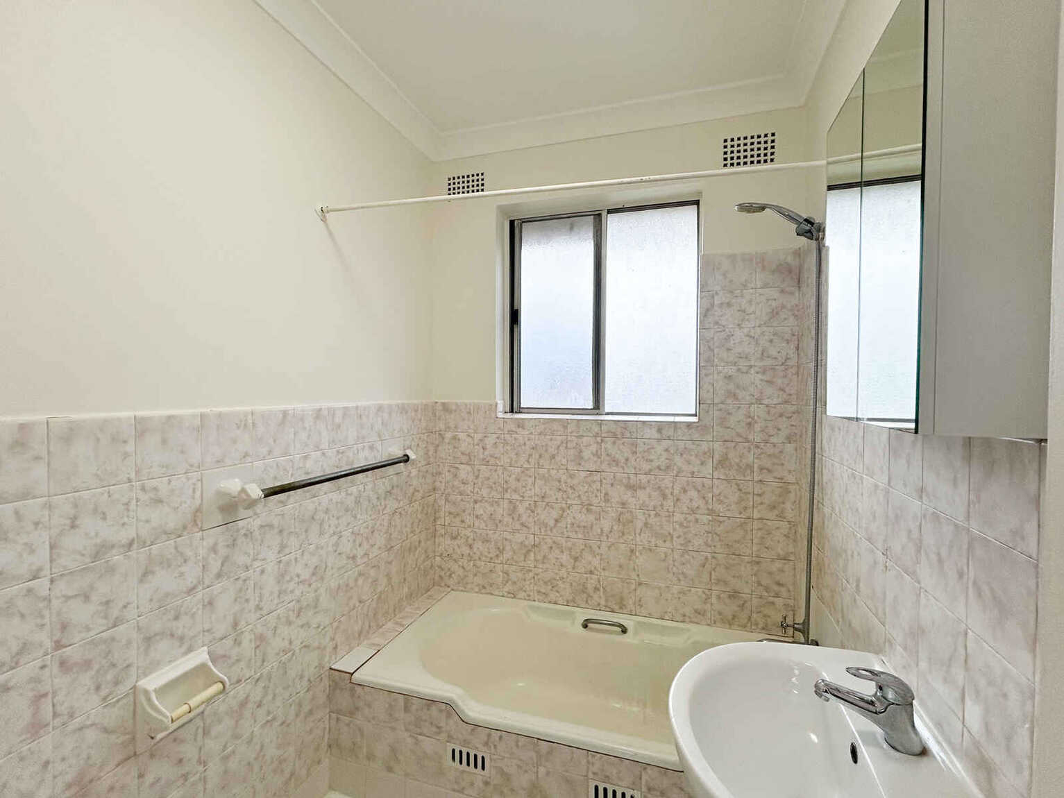 4/28 Ridgewell Street Roselands