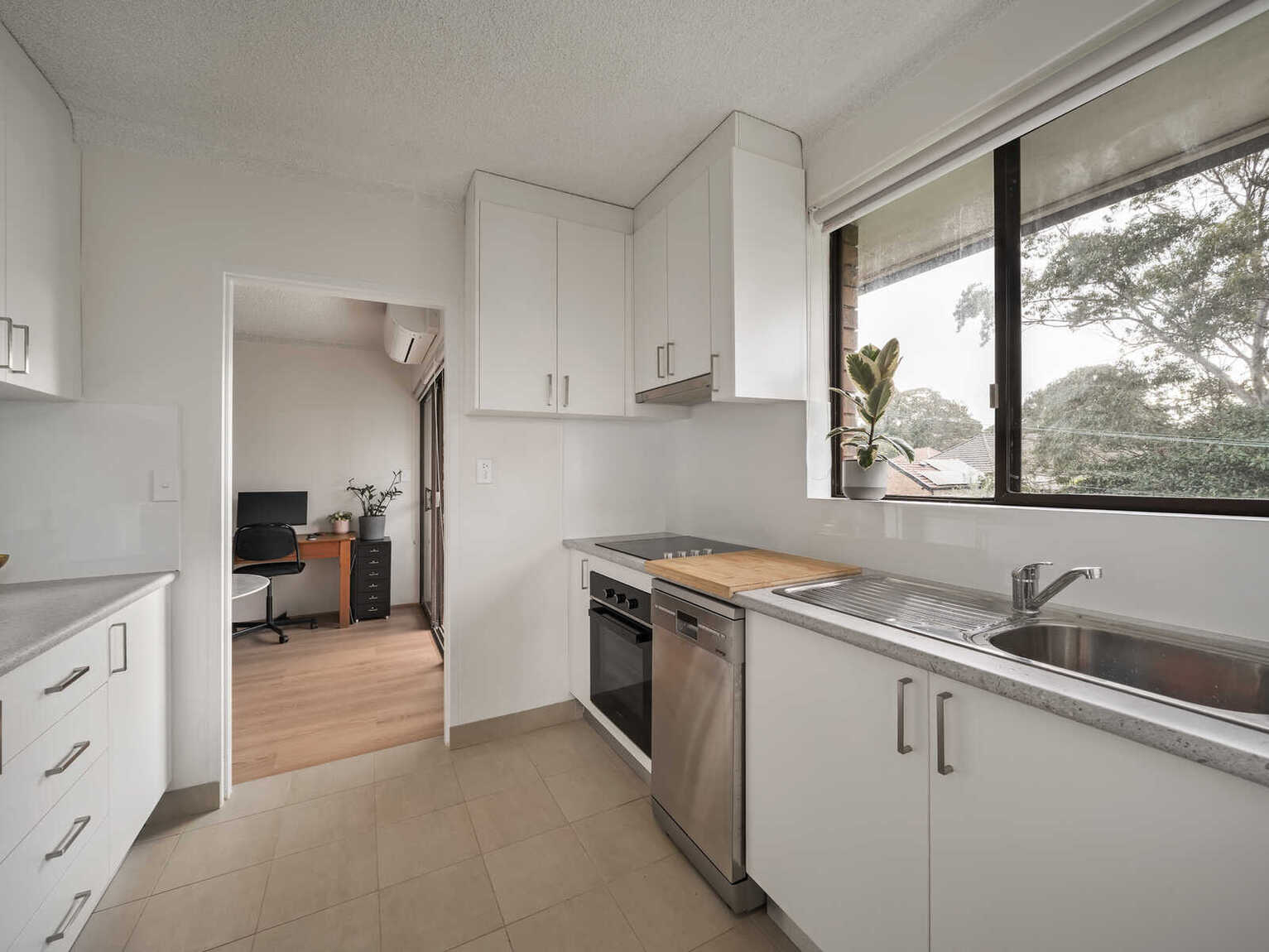 11/94 Windsor Road Dulwich Hill