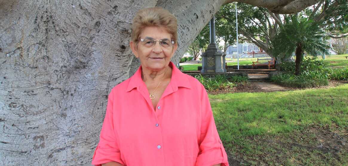 Christine  Dendrinos