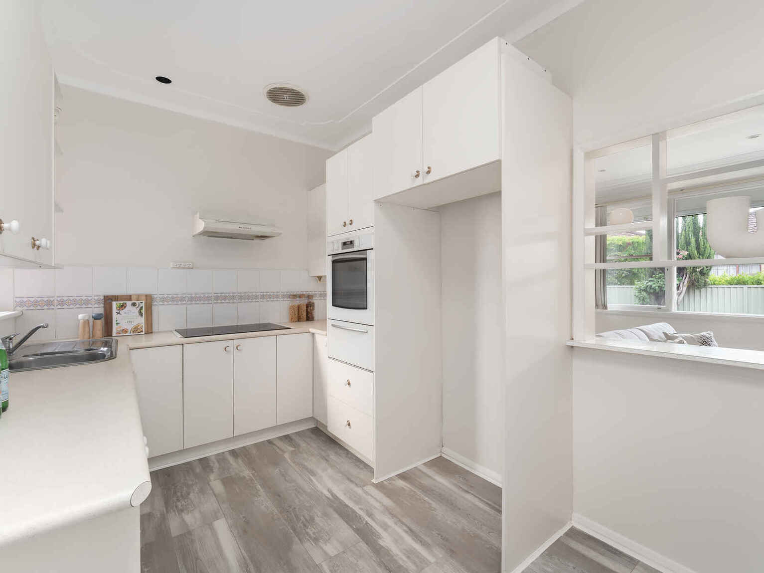 4/15 Solander Street Monterey