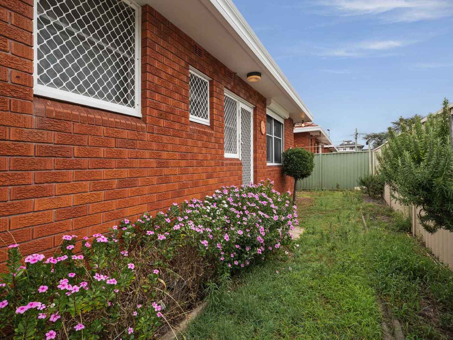 4/15 Solander Street Monterey