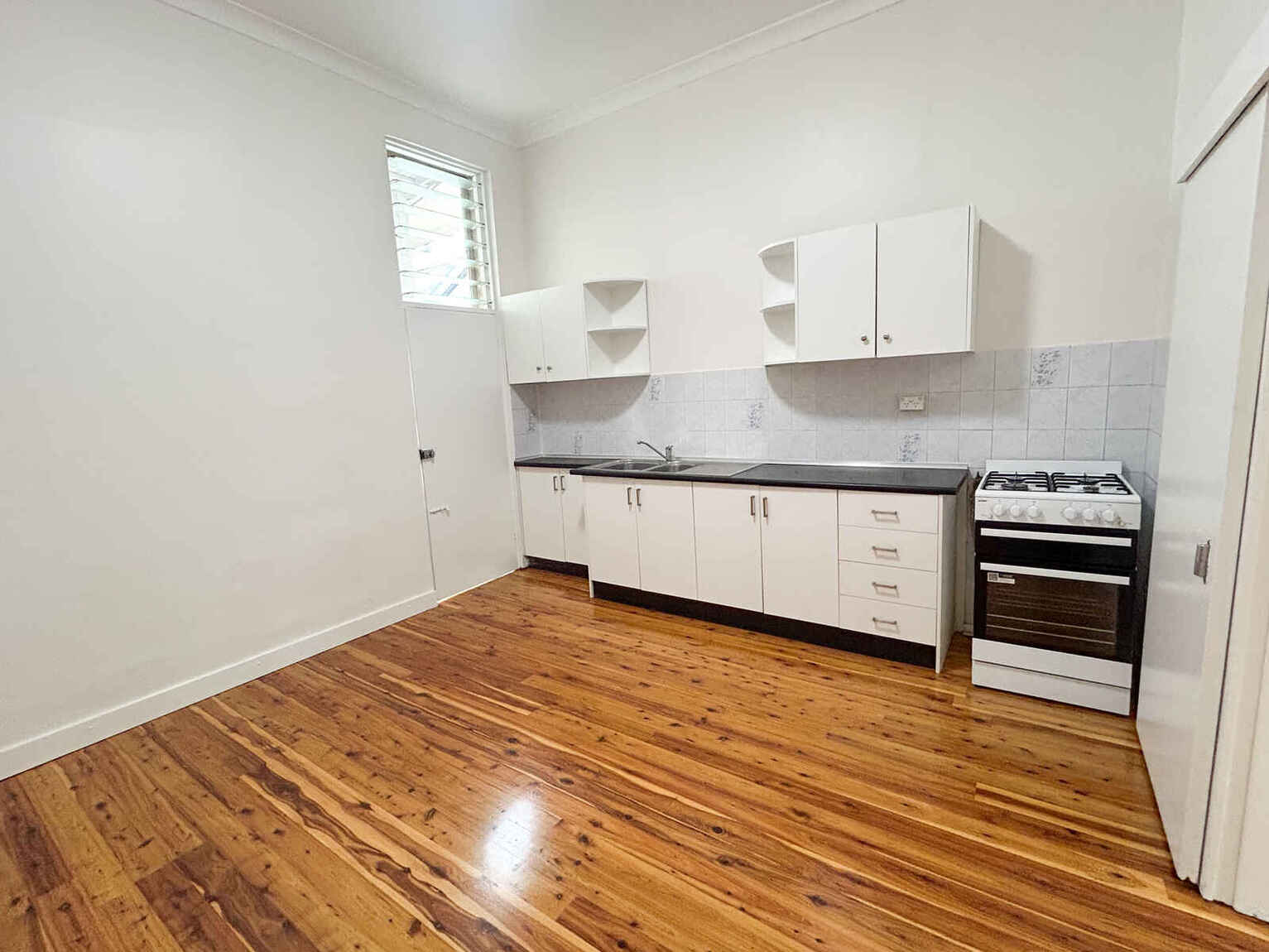 1/320 Annandale Street Annandale