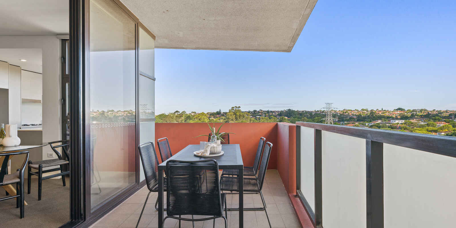 527/2E Charles Street Canterbury