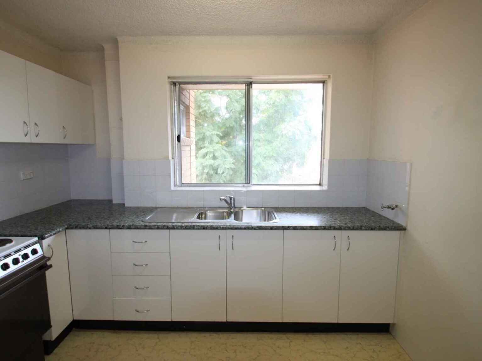 10/11-13 Tavistock Road Homebush West