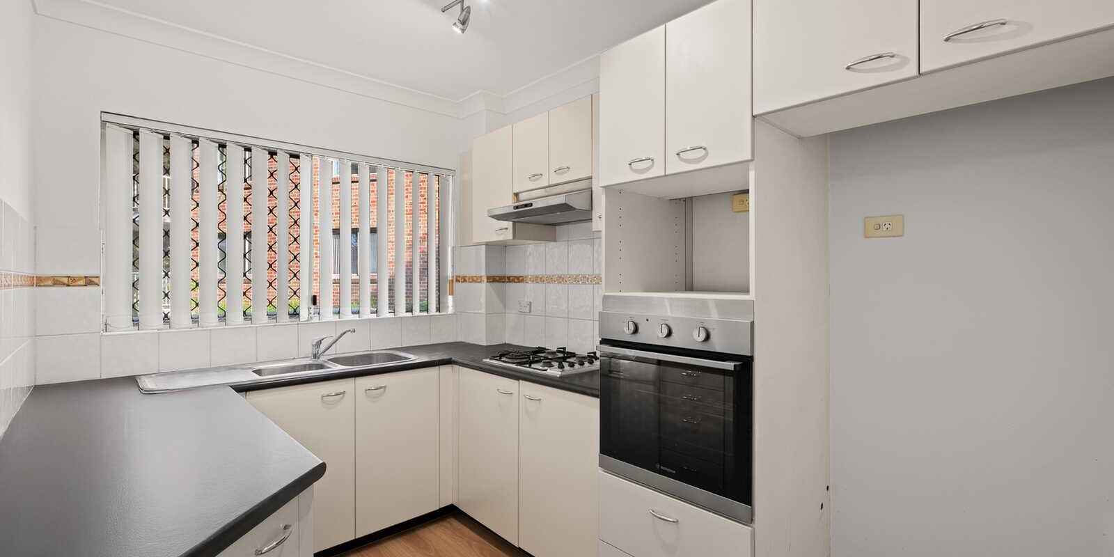 28/10-12 Broughton Street Canterbury