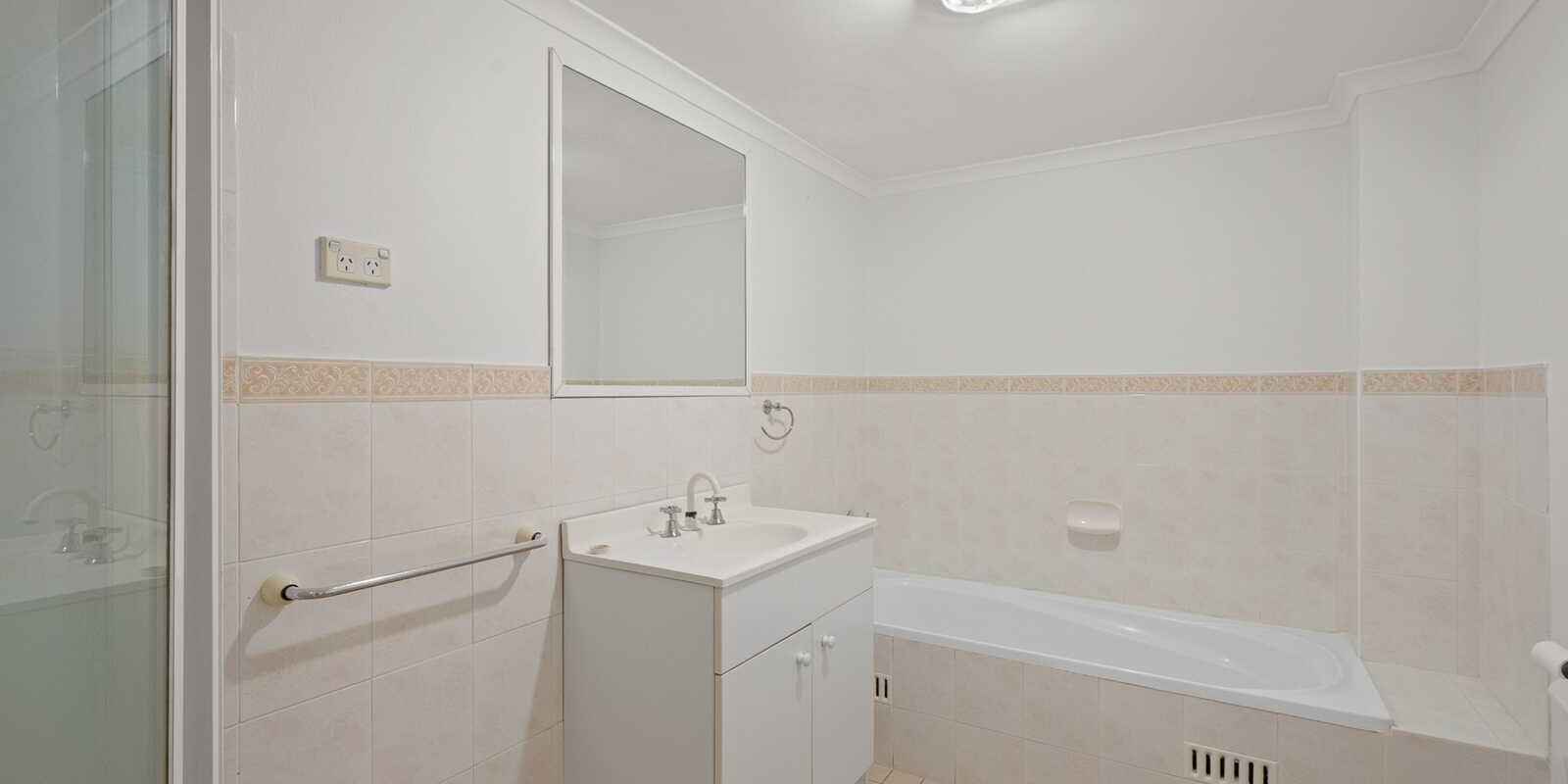 28/10-12 Broughton Street Canterbury