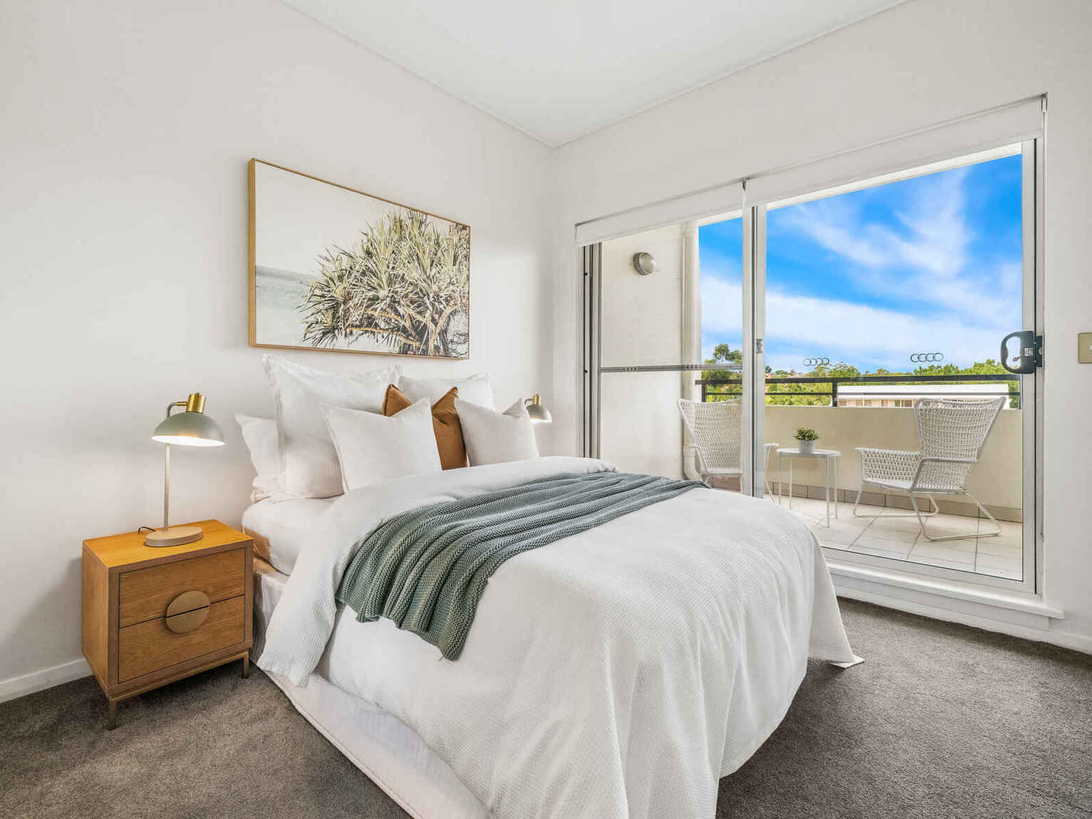 82/20 Close Street Canterbury 82/20 Close Street Canterbury