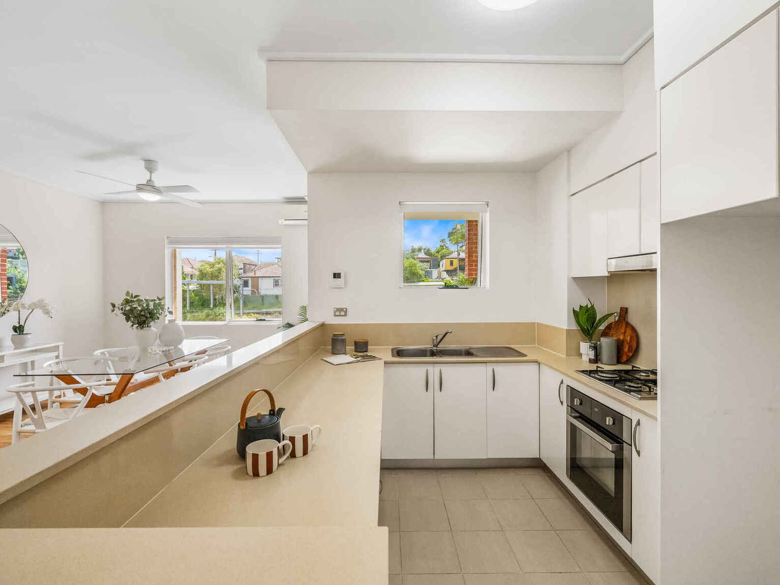 82/20 Close Street Canterbury 82/20 Close Street Canterbury