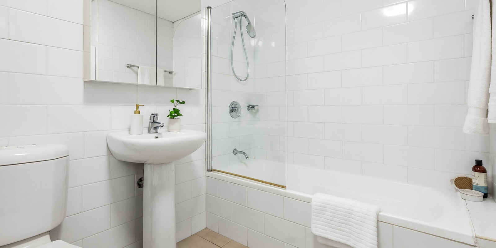 82/20 Close Street Canterbury 82/20 Close Street Canterbury