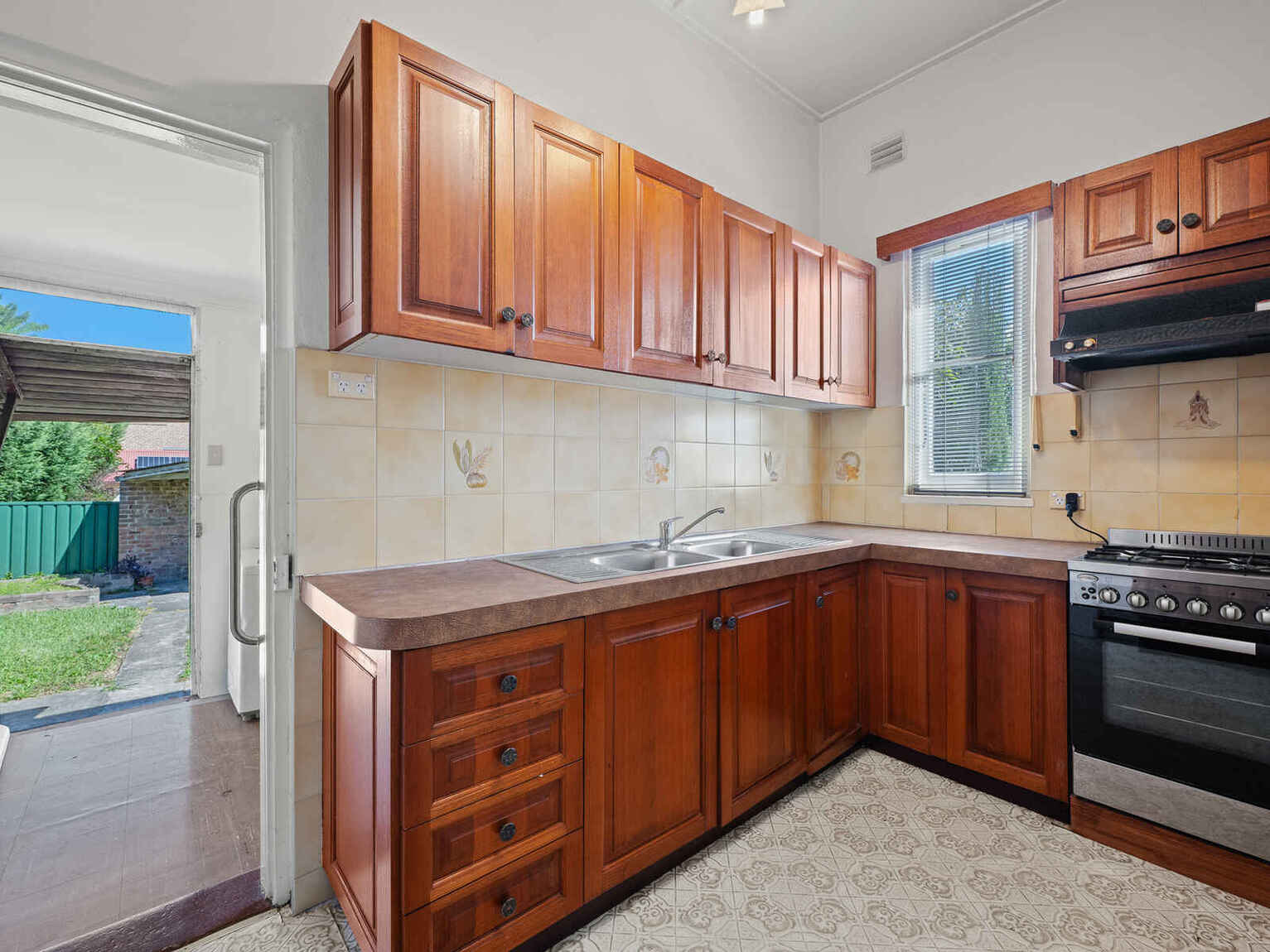 10 Unwin Street Canterbury