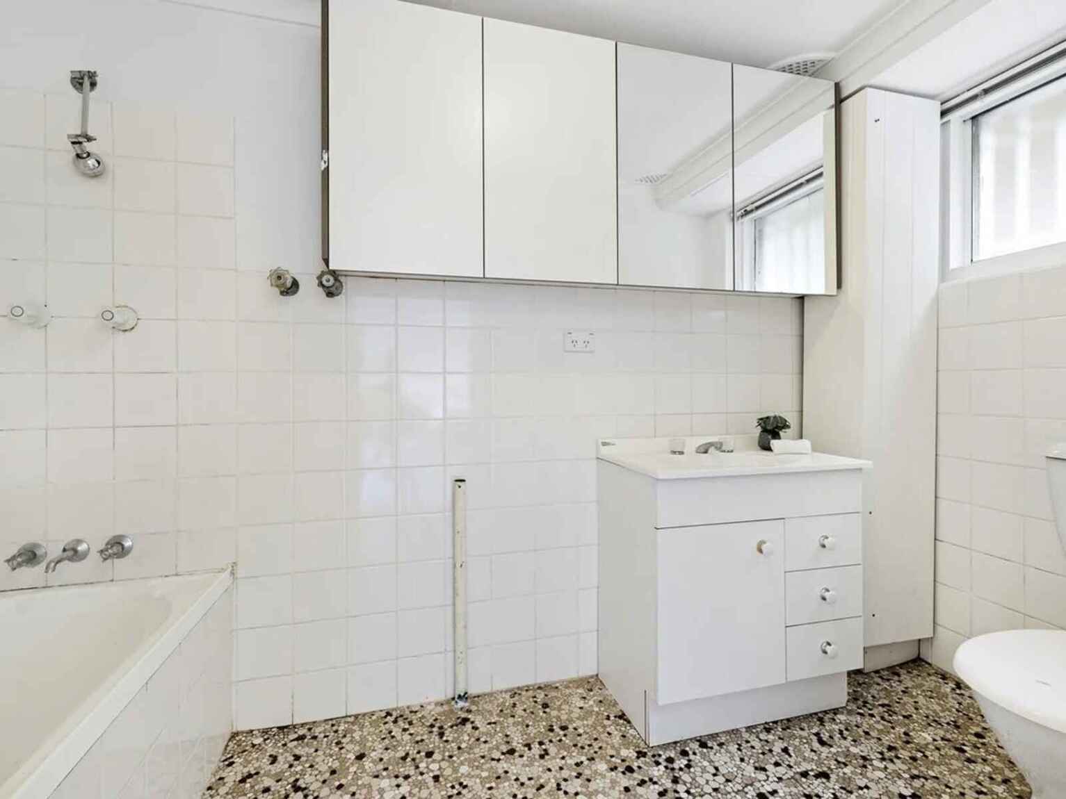 1/32 Tennent Parade Hurlstone Park